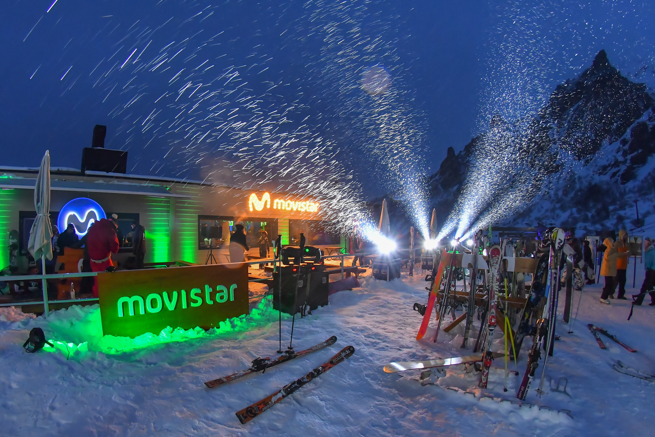 Movistar organizó el primer Ski Night en el Cerro Catedral