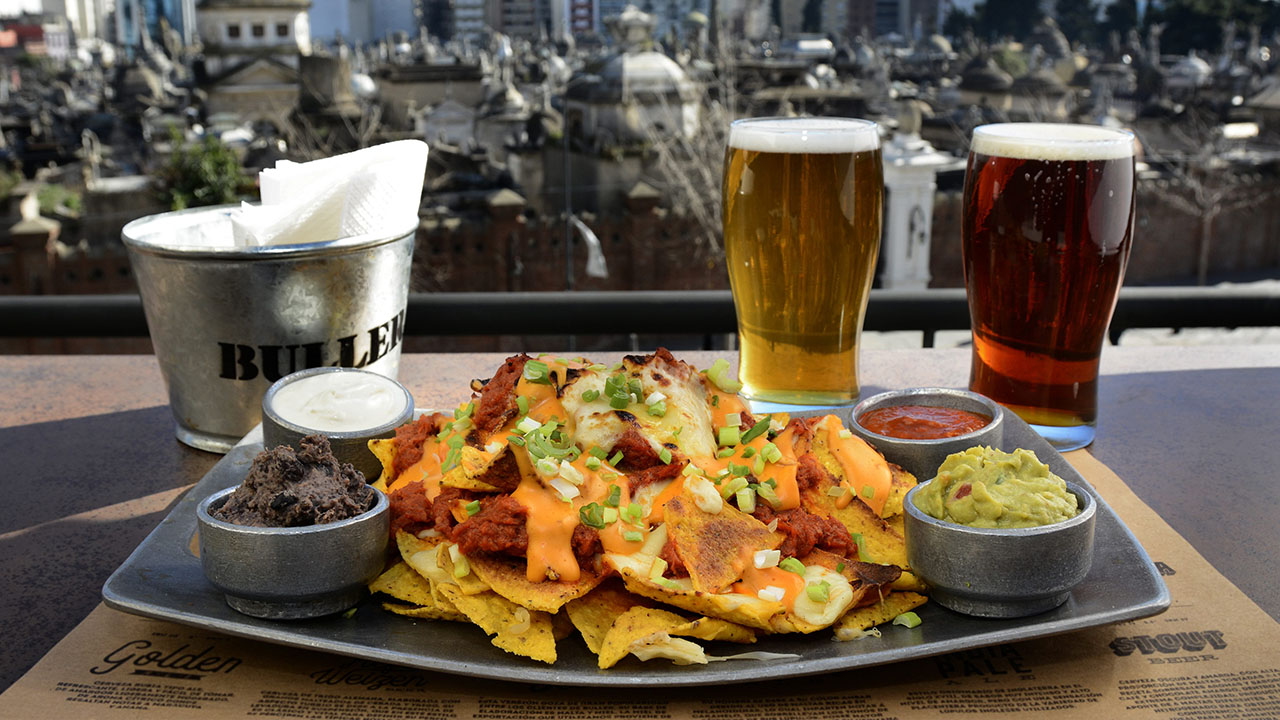 Pasá el día de la primavera en la terraza de Buller Pub
