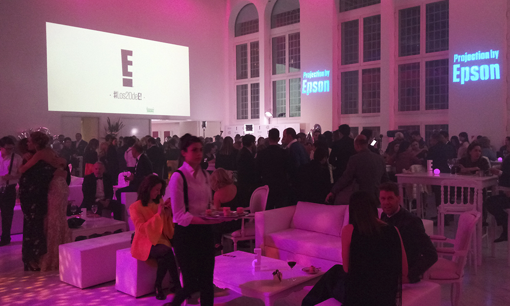 Epson detrás de mapping de los 20 años del canal E!