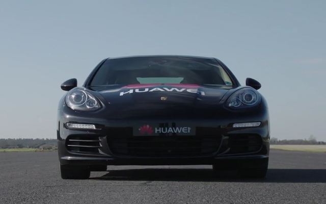 Huawei presenta el primer auto conducido por Inteligencia Artificial