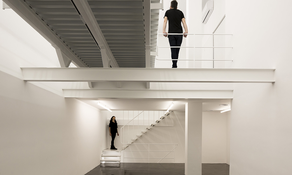 La galería de arte waldengallery resurge en la histórica sede del Centro de Arte y Comunicación