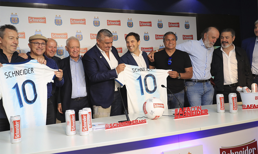Cerveza Schneider en el nuevo Sponsor de la Selección Nacional