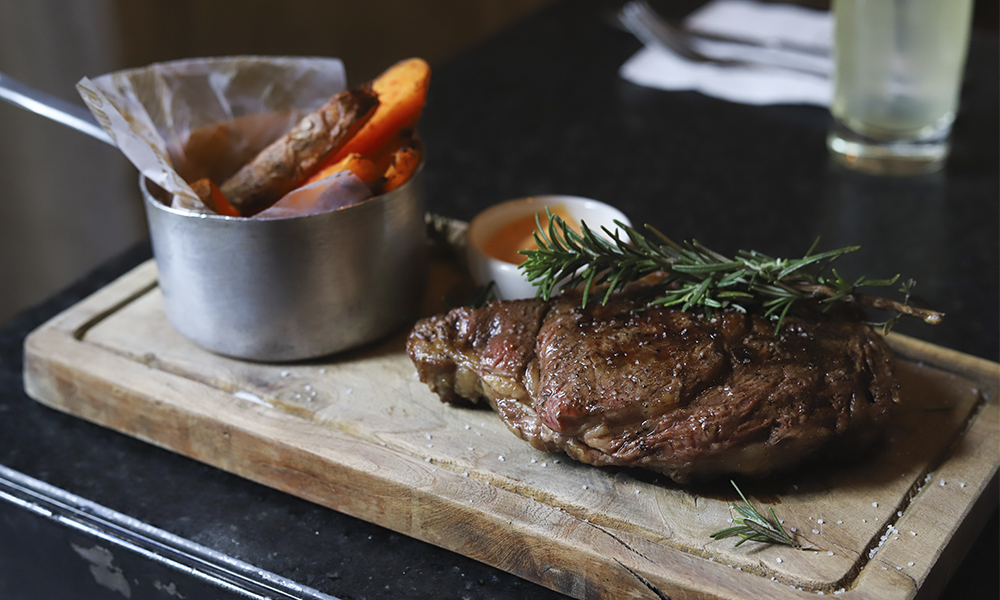 Shout Brasas & Drinks ofrece su propuesta “What the Funk”