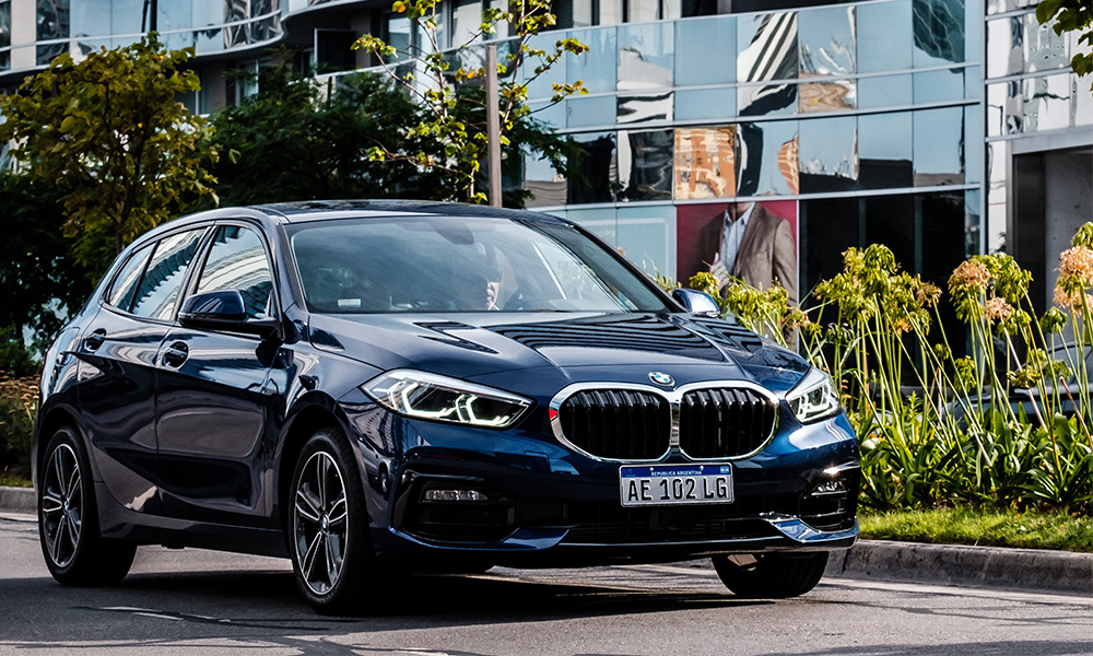 BMW Serie 1 suma una nueva versión: 118i SportLine