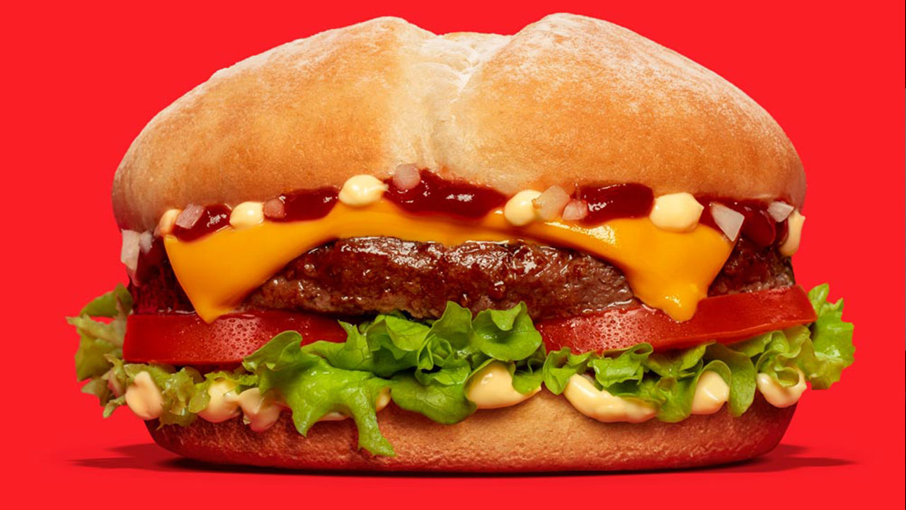 Mostaza y NotCo lanzan la primera hamburguesa sin carne al fast food argentino