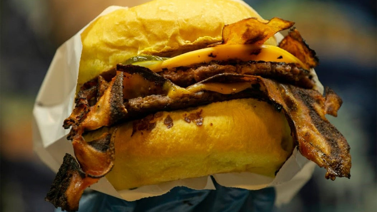 Vegan Fox festeja diciembre con una Burger de edición limitada