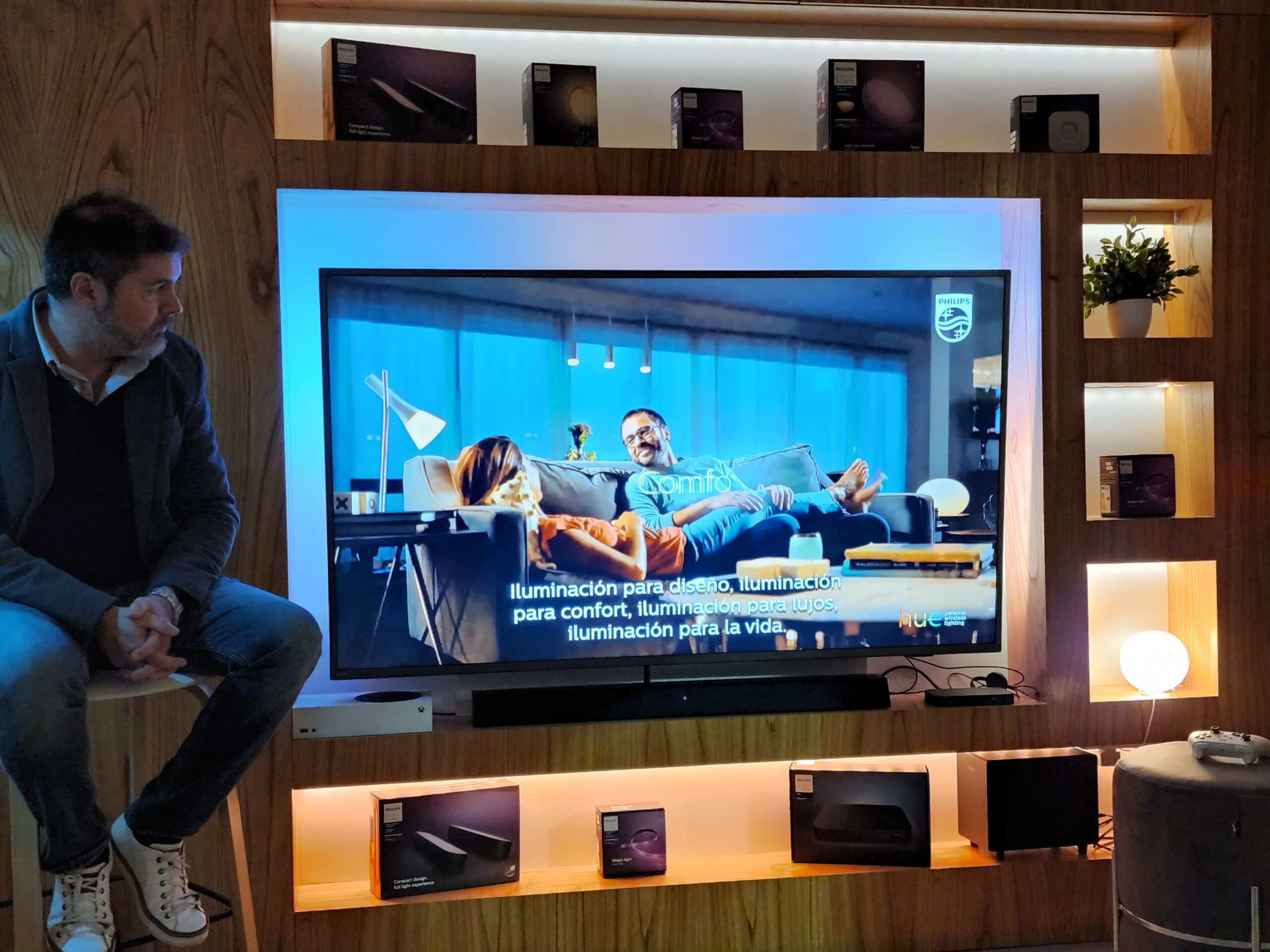 Philips Hue, el sistema de iluminación inteligente, abrió su primer store en Argentina y LATAM