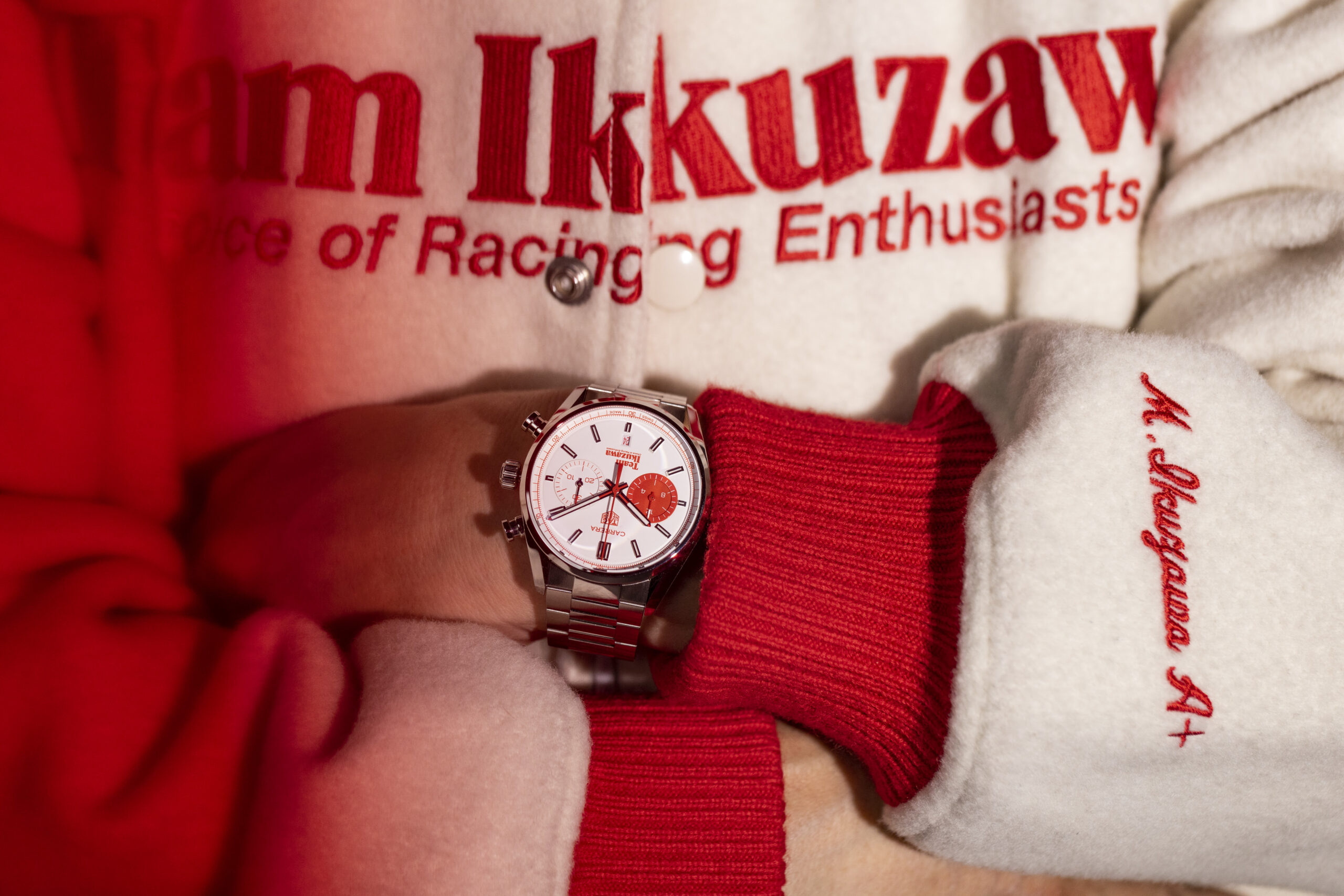Tag Heuer y el equipo Ikuzawa se asocian para compartir su admiración por el deporte motor